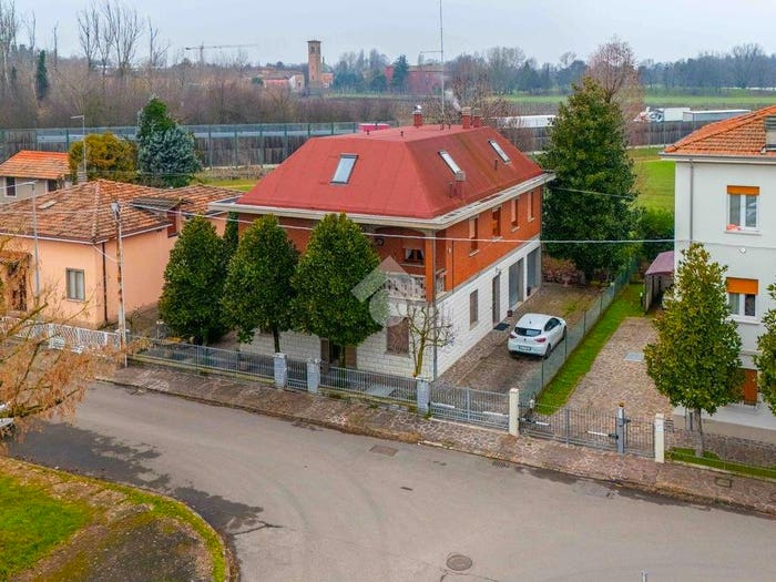Casa con 6 locali in vendita in Via Vittorio Bottego, Cognento, Modena