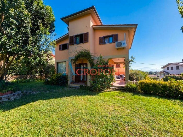 Casa trilocale in vendita in via dei Sambuchi, Ponton Dell'elce, Anguillara Sabazia