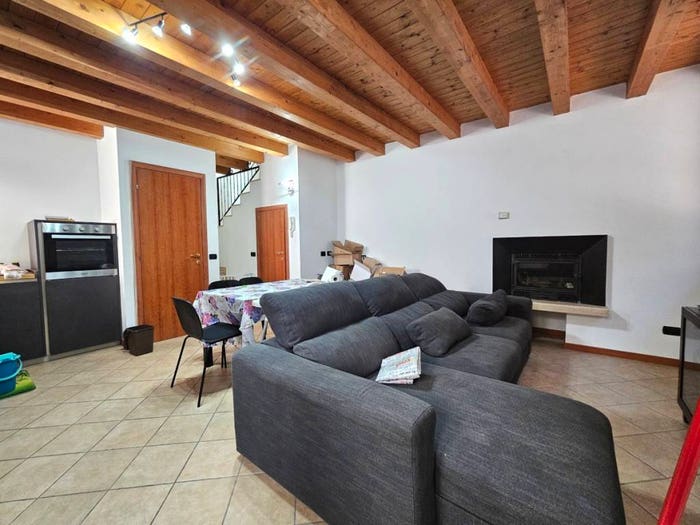 Casa quadrilocale in vendita in Via Isidoro De Capitanio, Centro, Ranica