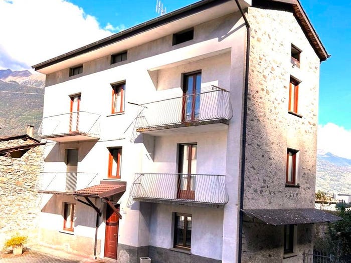 Casa con 6 locali in vendita in Centro, Colorina