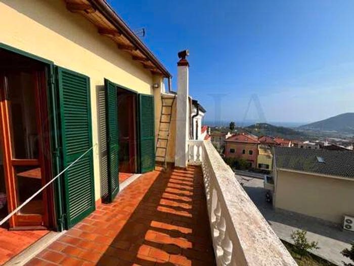 Casa quadrilocale in vendita in Via Gandolfi, Centro, Boissano