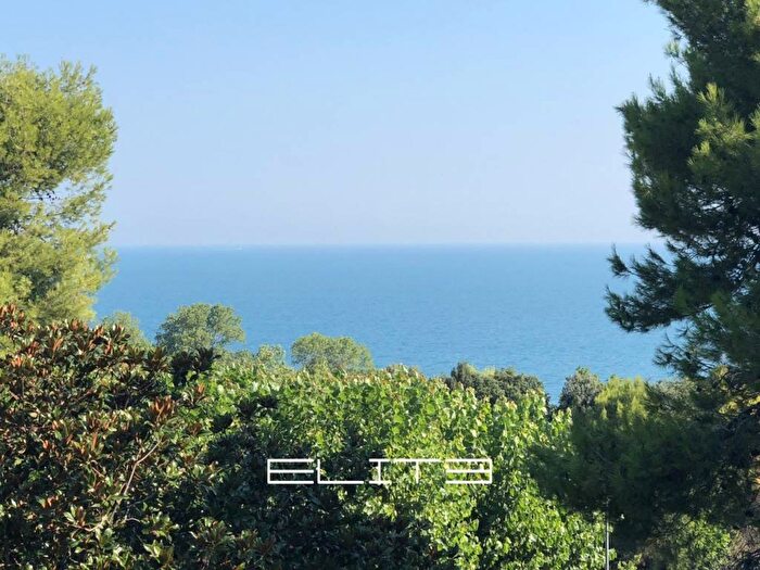 Casa con 5 locali in vendita in Passetto, Ancona