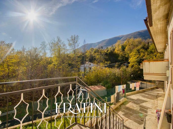 Casa quadrilocale in vendita in Frazione Piano San Pietro, Civitella del Tronto