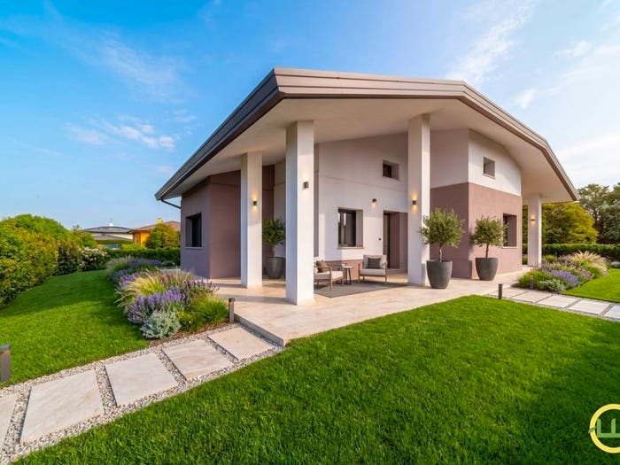 Casa con 6 locali in vendita in Via Padre Giovanni d'Andrea, San Giorgio della Richinvelda