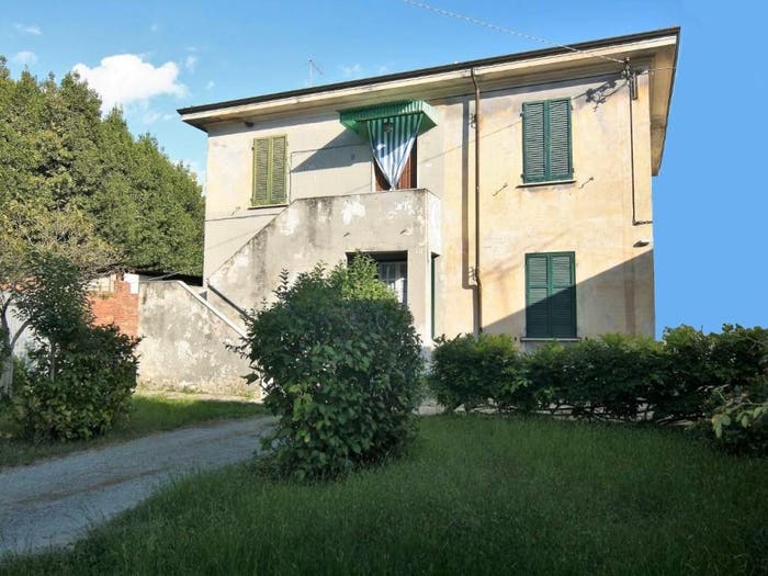 Casa con 6 locali in vendita in Avenza, Carrara