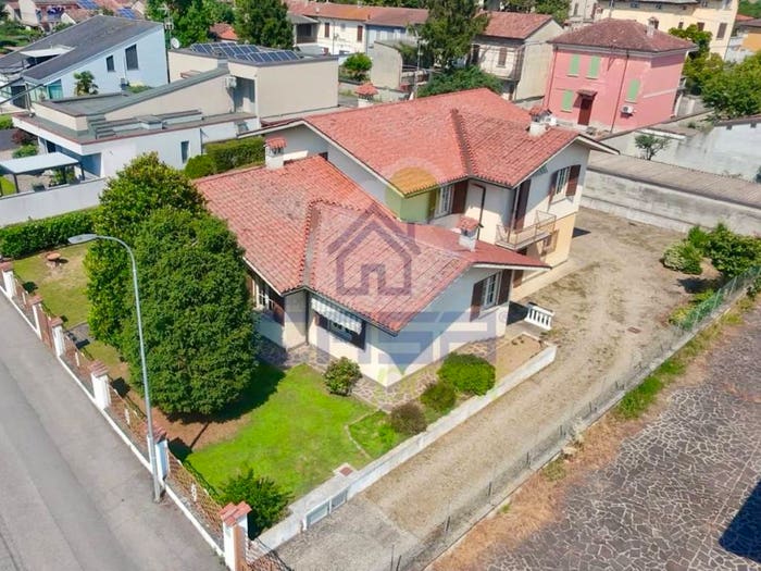 Casa con 6 locali in vendita in VIA MENTANA, Centro, Annicco