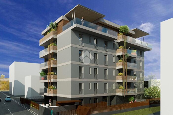 Appartamento quadrilocale in vendita in Via Reno, Rimini