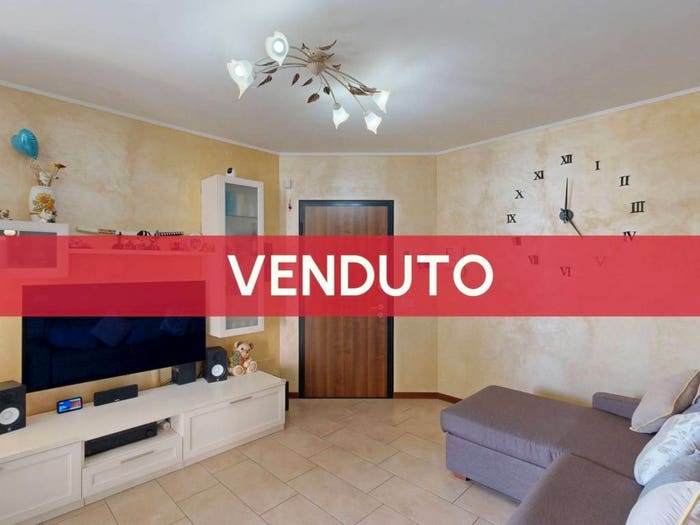 Appartamento trilocale in vendita in Via Varese, Canegrate