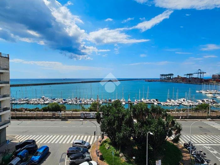 Casa con 5 locali in vendita in Piazza Lido di Pegli, Pegli, Genova