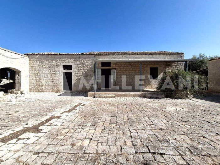 Casa con 6 locali in vendita in SP, San Vito, Modica