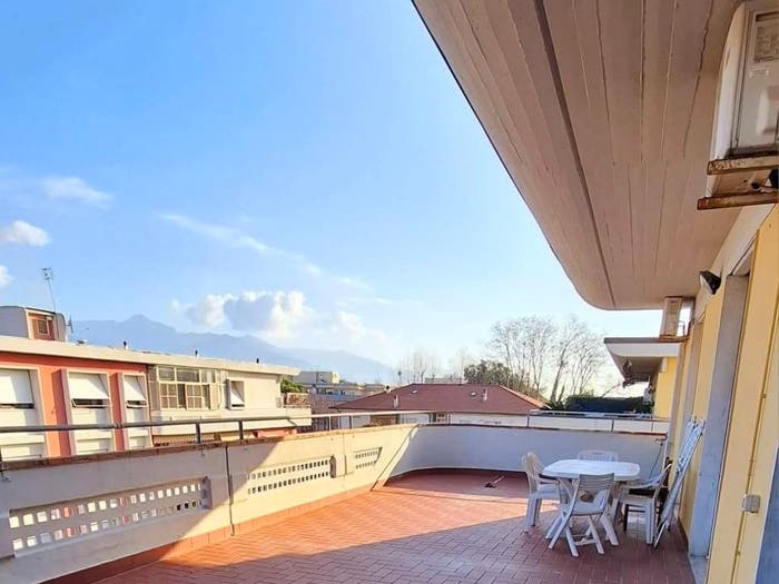Casa con 5 locali in vendita in Viale XX Settembre, Marina di Carrara, Carrara