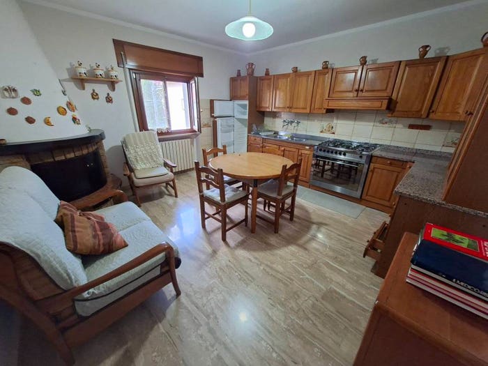 Appartamento con 6 locali in vendita in Via Lago Albano, Centro, Avezzano