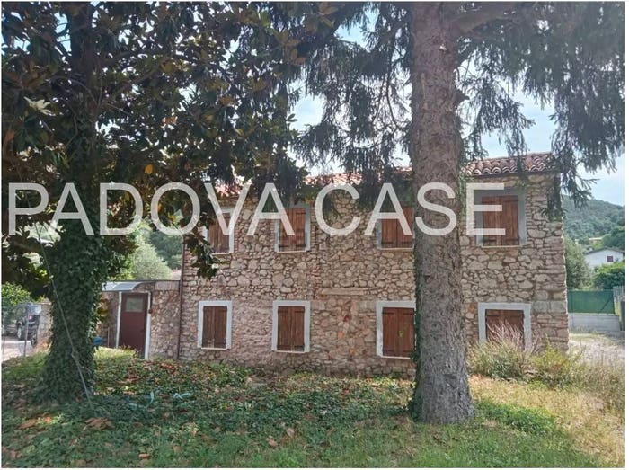 Casa trilocale in vendita in Galzignano, Galzignano Terme