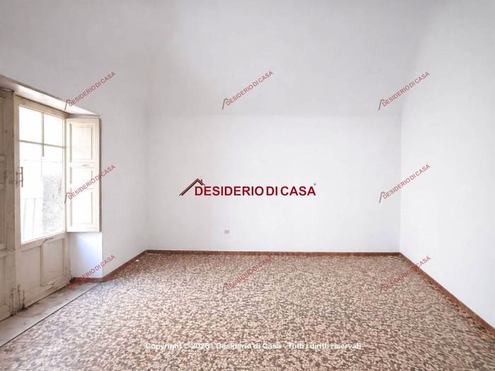 Casa trilocale in vendita in Via Castagna, Pettineo