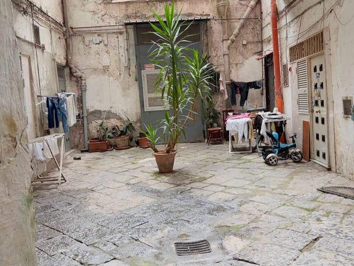 Appartamento bilocale in vendita in Via Cristallini, Sanità, Napoli