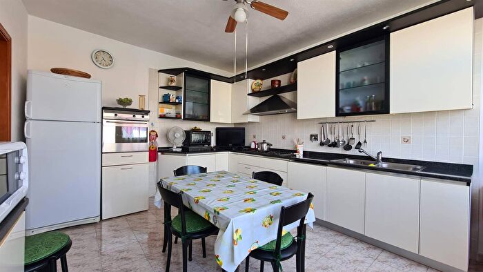 Appartamento con 5 locali in vendita in Via Fabio Filzi, Siniscola