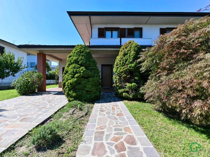 Casa con 5 locali in vendita in Via Ugo Foscolo, Centro, Cerro al Lambro