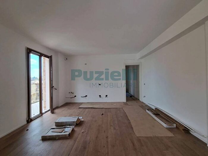 Appartamento trilocale in vendita in Via Pietro Paolo Rubens, Centro, Fermo