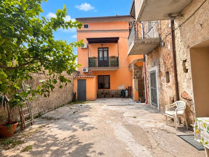 Casa trilocale in vendita in Via Tifatina, Tuoro, Caserta