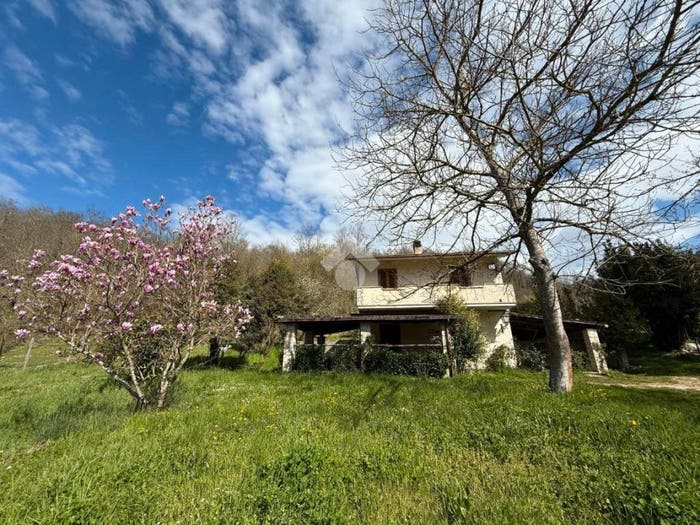 Casa trilocale in vendita in Via Vasca, Agosta