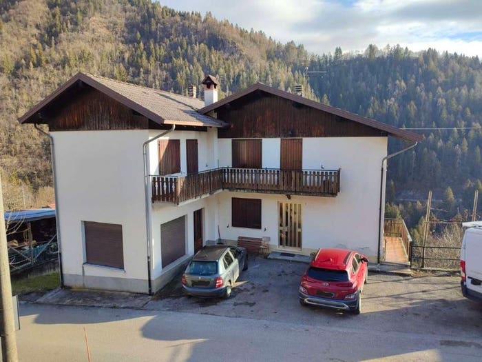 Casa con 5 locali in vendita in via Costa, Costa, Lamon
