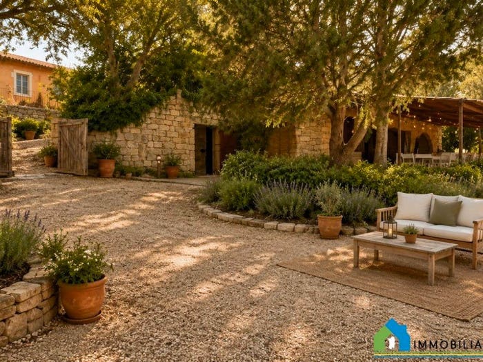 Casa con 6 locali in vendita in Strada Statale Orientale Sarda, Centro Storico, Olbia