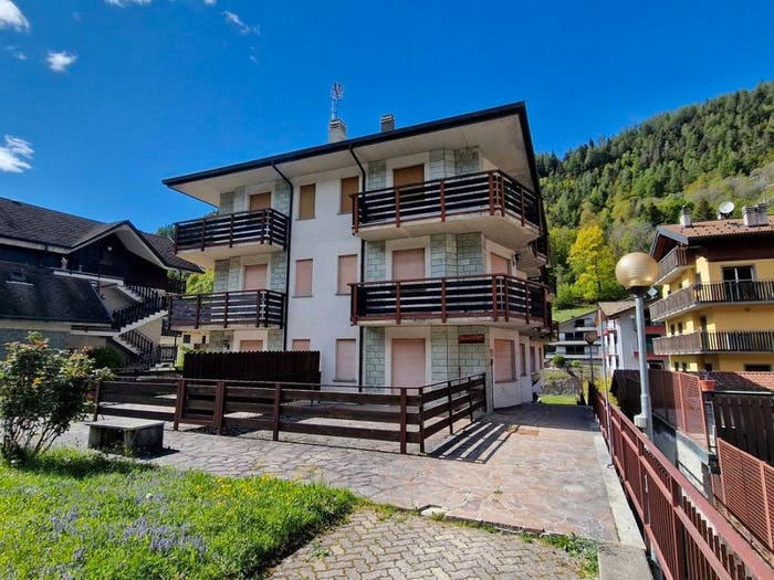 Appartamento trilocale in vendita in Via Italia, Aprica