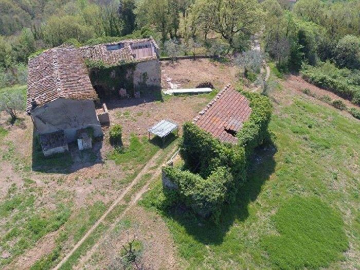 Casa con 6 locali in vendita in Serravalle Pistoiese