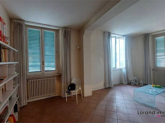 Appartamento con 5 locali in vendita in Piazza Anfiteatro Torre Guinigi, Lucca