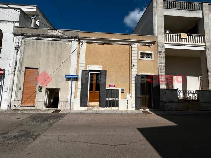 Casa trilocale in vendita in Via Elena di Savoia, Muro Leccese