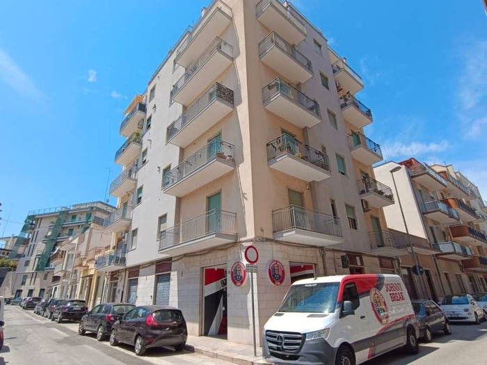 Appartamento con 5 locali in vendita in Via Milano, Centro, Andria