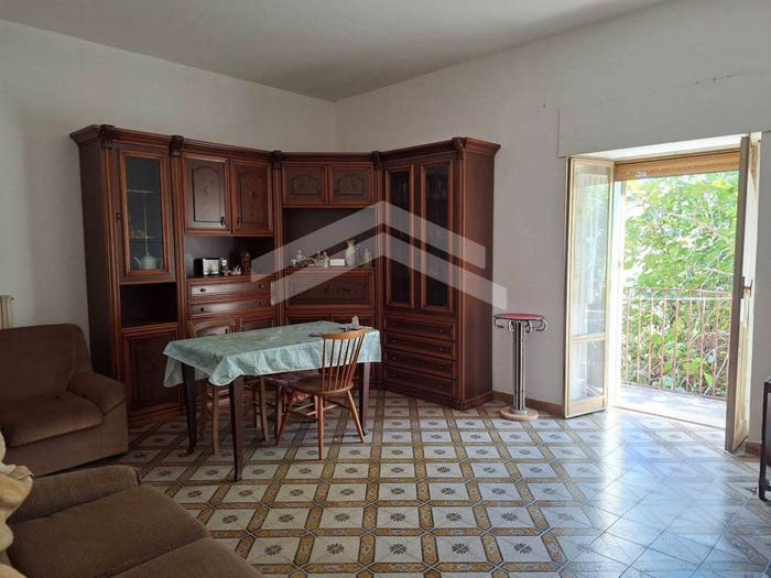 Casa con 6 locali in vendita in via XXIV, Castelbottaccio