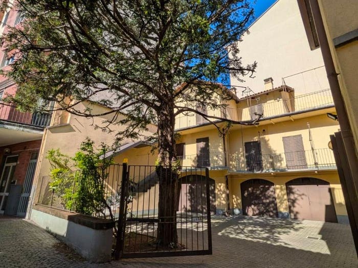 Appartamento quadrilocale in vendita in Vicolo San Giovanni, Centro, Alba