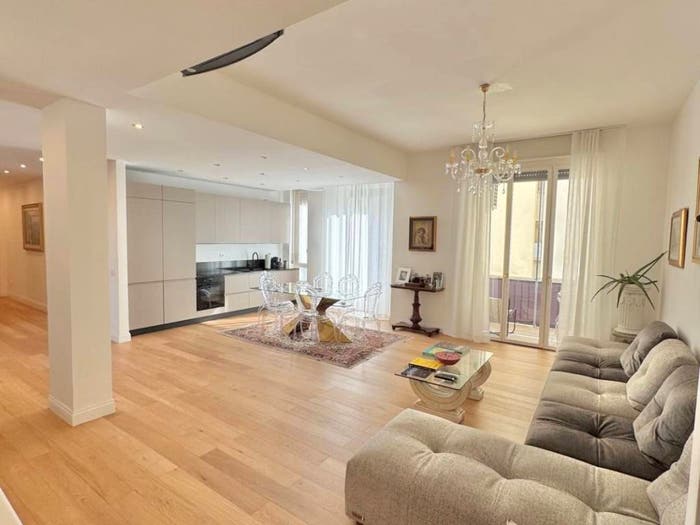 Appartamento con 5 locali in vendita in Via San Barnaba, Guastalla, Milano