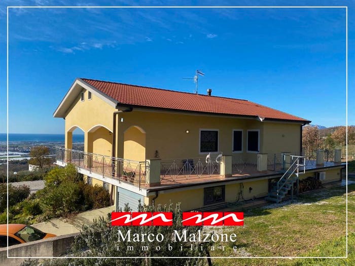 Casa con 6 locali in vendita in Pugliano, Montecorvino Pugliano