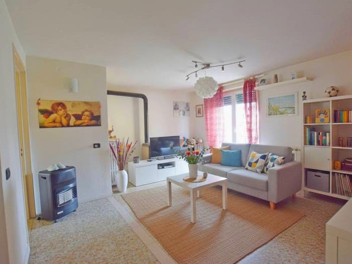 Casa con 6 locali in vendita in Viale Martiri della Libertà, Madonna Della Neve, Clavesana