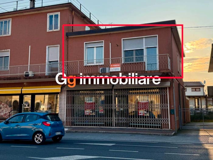 Appartamento quadrilocale in vendita in Via Castellana, Centro, Resana