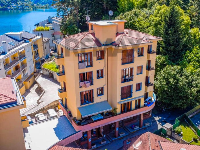 Appartamento trilocale in vendita in Via Zoni, Centro, Lavena Ponte Tresa