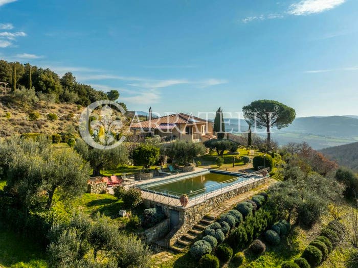 Casa con 6 locali in vendita in Via Combattenti Passignano sul Trasimeno, Centro, Passignano sul Trasimeno