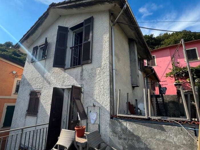 Casa con 6 locali in vendita in Frazione Case Soprane, Centro, Lumarzo