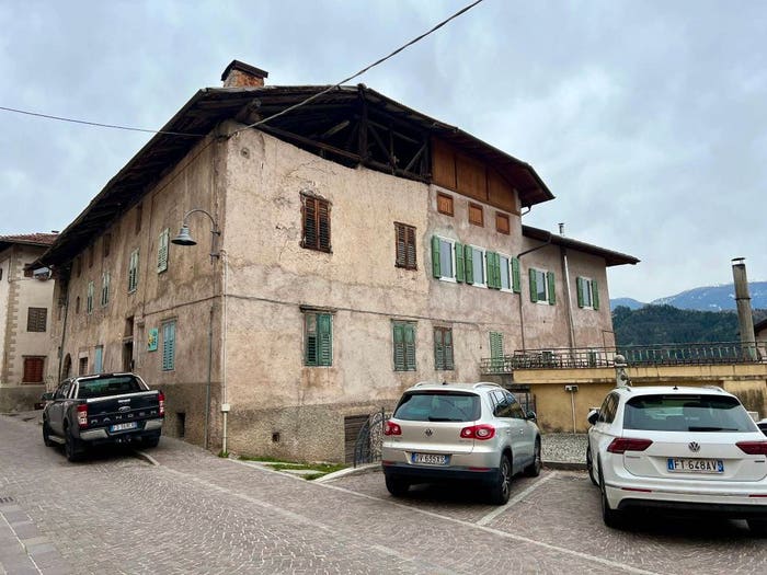 Casa trilocale in vendita in Via Baron De Menghin, Novella