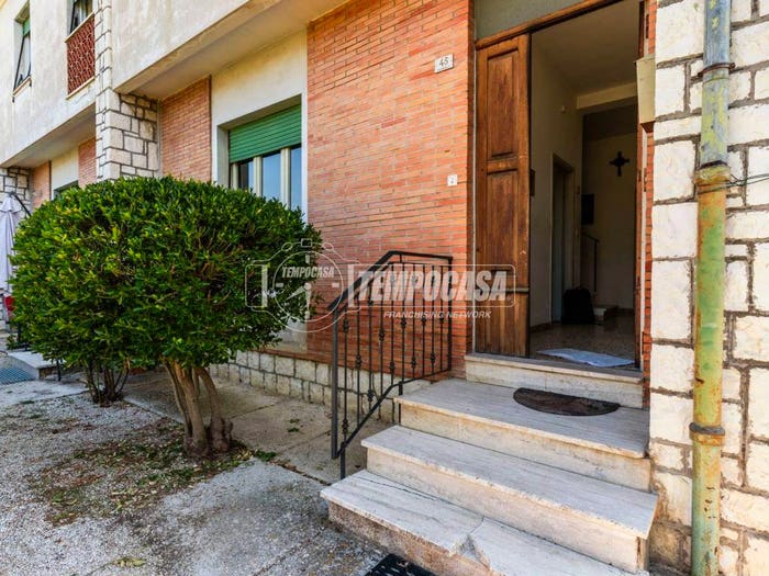 Appartamento quadrilocale in vendita in Via San Rocco, Centro, Matelica