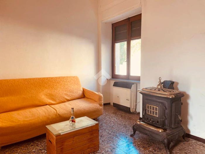 Casa quadrilocale in vendita in Frazione Maglione, Maglionecrosa, Vallanzengo