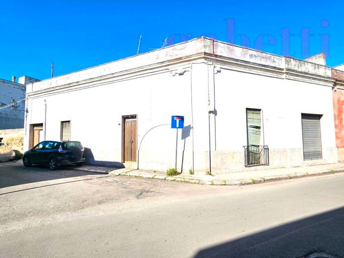 Casa con 6 locali in vendita in Via Antonio Quarta, Copertino