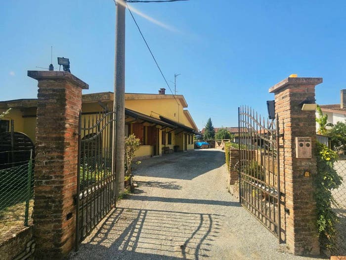 Casa con 5 locali in vendita in via precettole, Centro, Urbana
