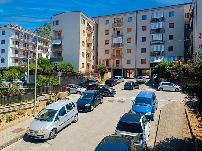 Appartamento quadrilocale in vendita in Via Raffaele Ragone, Centro, Cava de' Tirreni