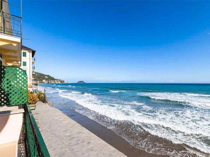 Appartamento quadrilocale in vendita in Muretto di Alassio Stazione Corso Marconi, Alassio