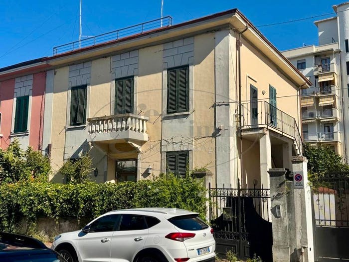 Casa con 6 locali in vendita in Zola Galilei, Livorno
