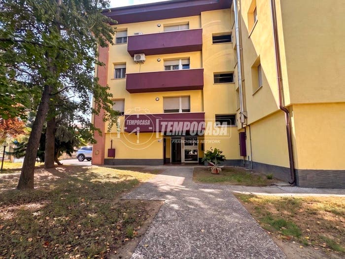 Appartamento trilocale in vendita in Via Ludovico Ariosto, Cento Paese, Cento