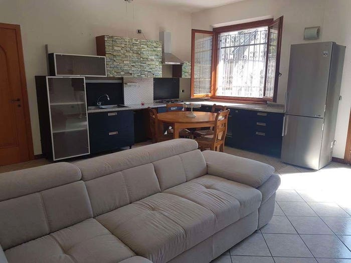 Appartamento trilocale in vendita in Piazza San Pio X, Cerlongo, Goito